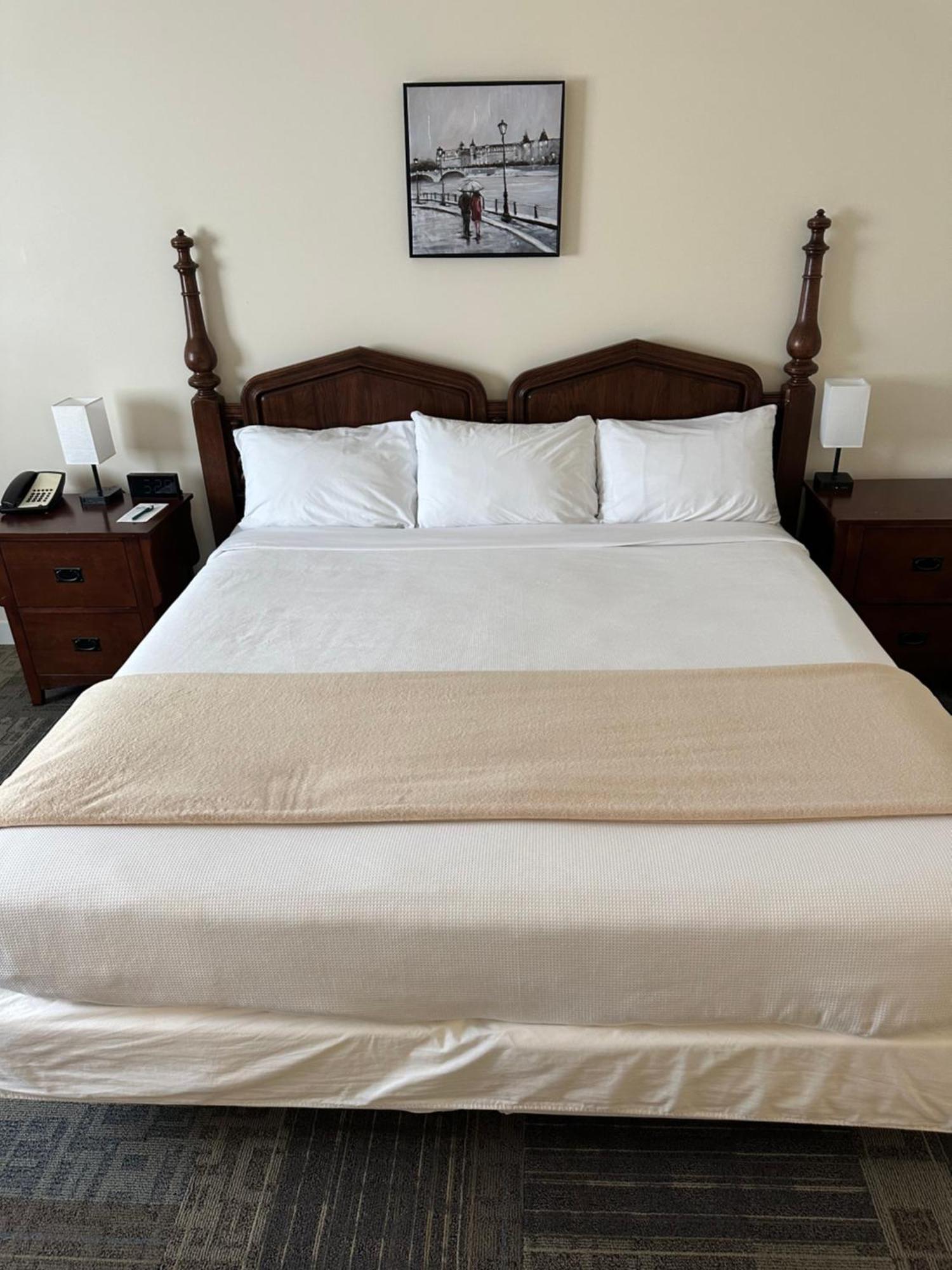 Sleep Suite Motel Steinbach Екстер'єр фото
